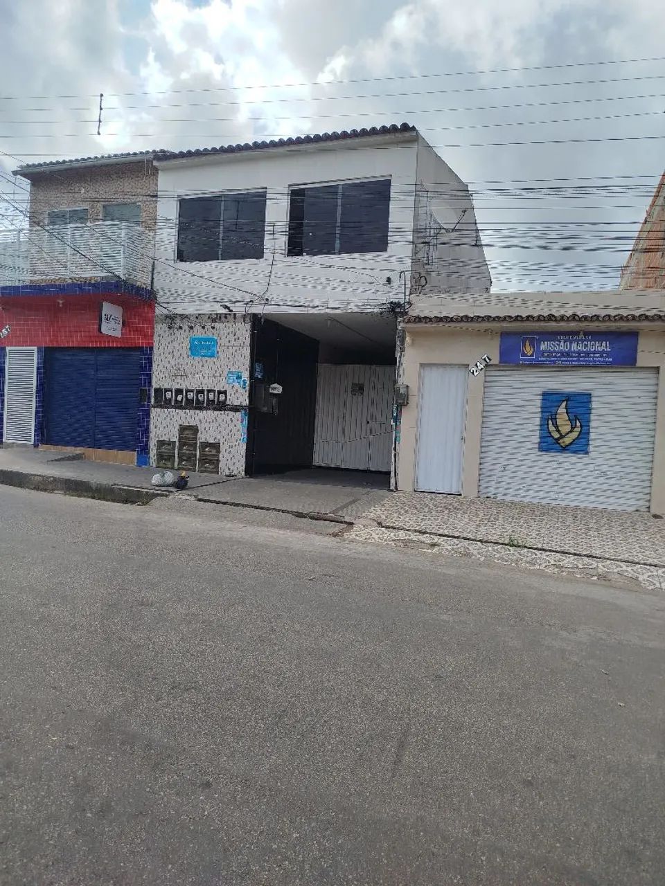 Aluga-se 