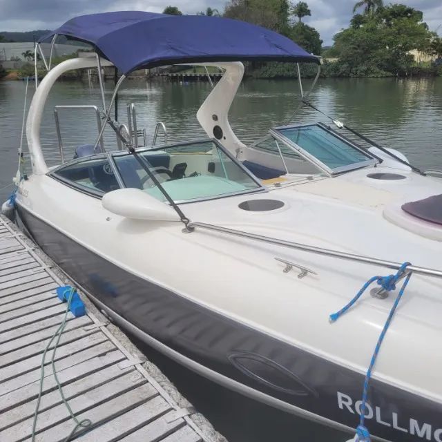 lancha Millenium 225 , motor Yamaha 150 HP 120 h 