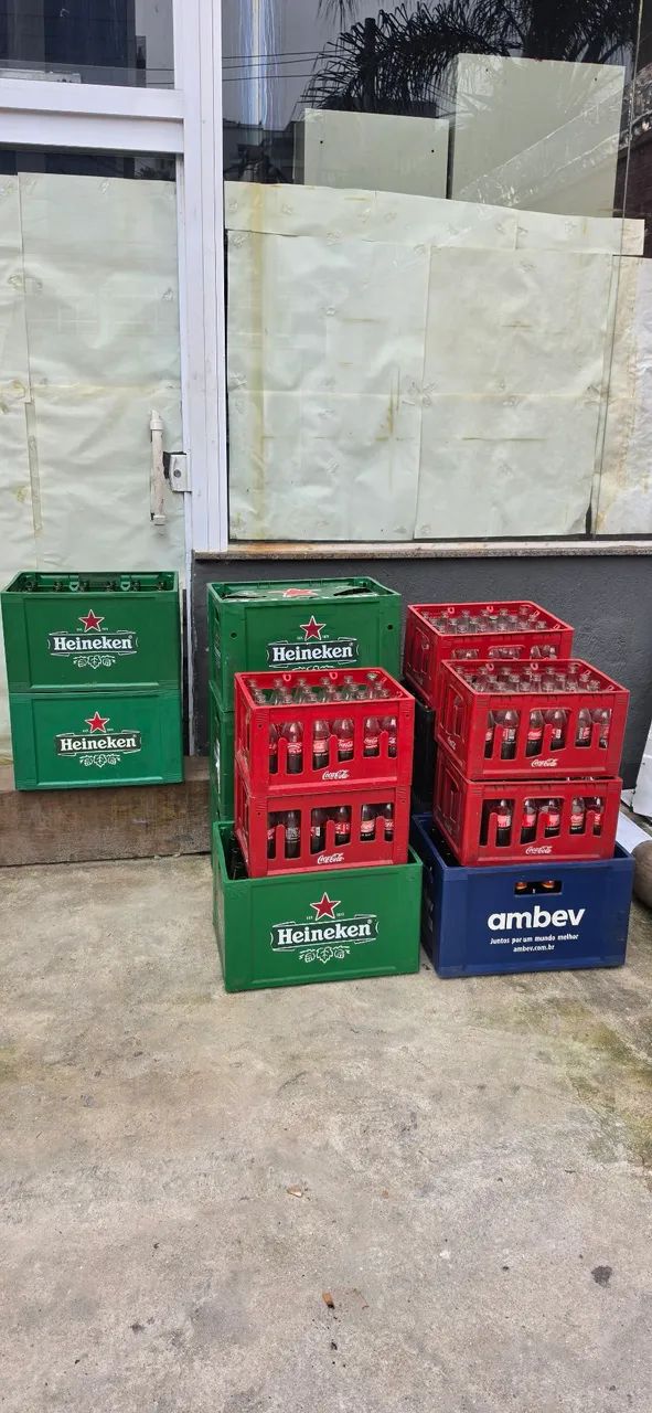 LOTE COM 14 CAIXAS COMPLETAS - COCA-COLA KS E HEINEKEN
