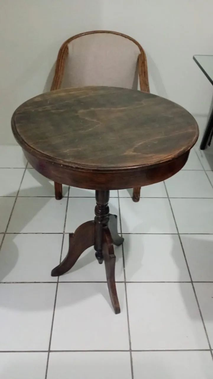 Cadeiras e mesa de canto - Foto 2