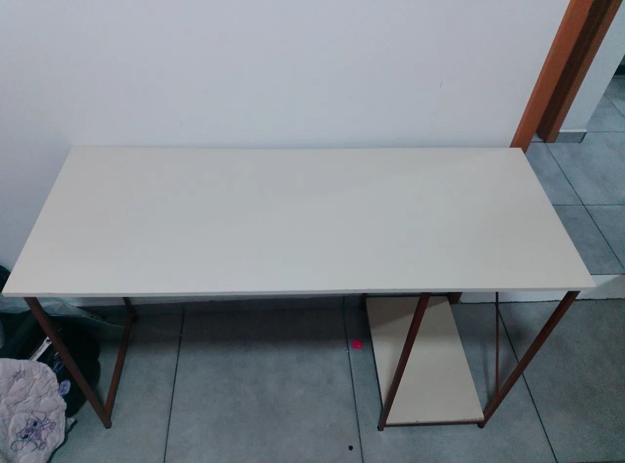 Mesa escrivaninha 1,14x0,45 - Foto 2
