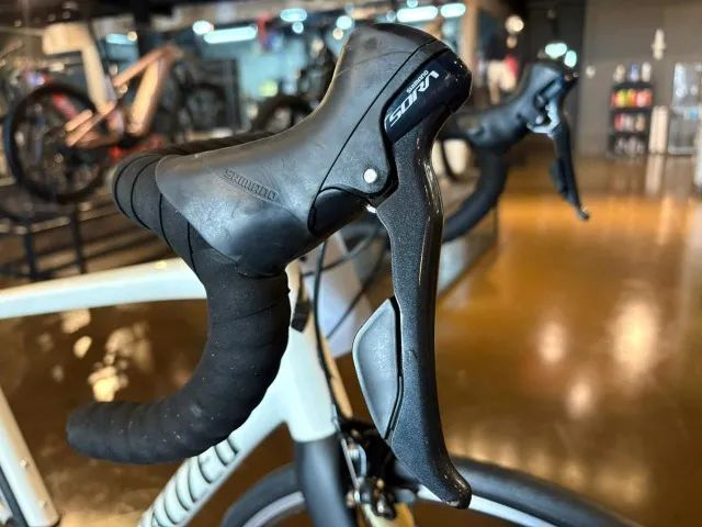 Bicicleta Seminova Specialized Allez Sport  - Foto 5