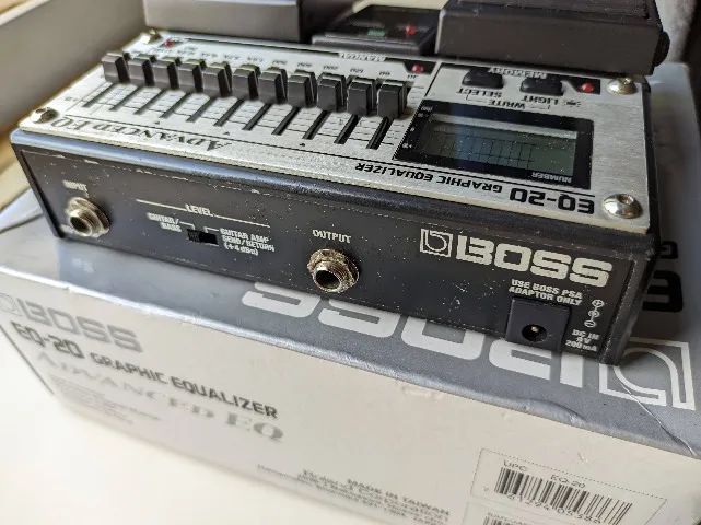 Pedal Boss Eq-20 Advanced Equalizer na caixa - Foto 2