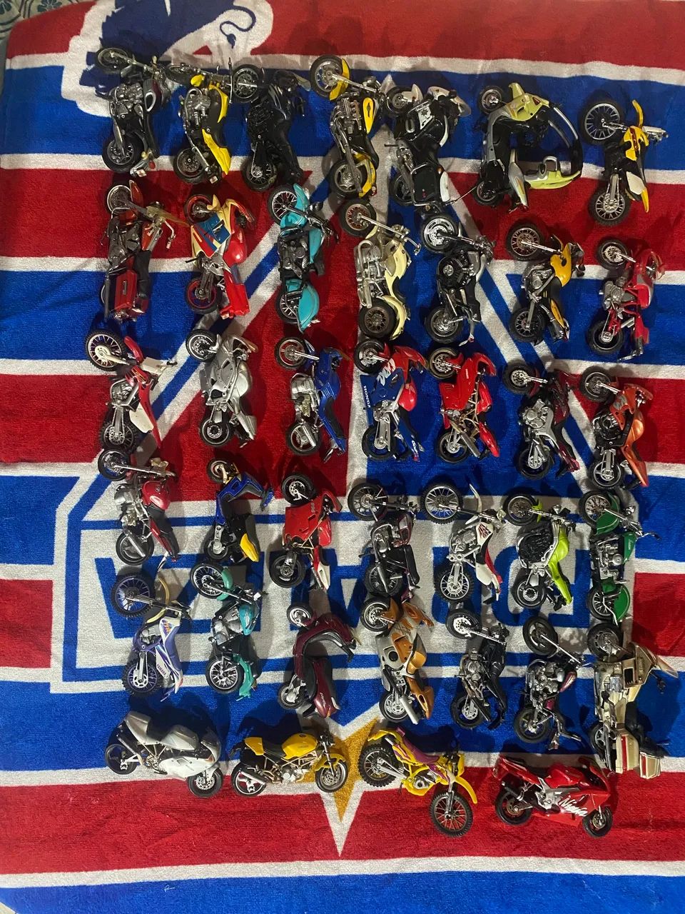 Vendo miniatura de motos coleção anos 2000?. - Foto 5