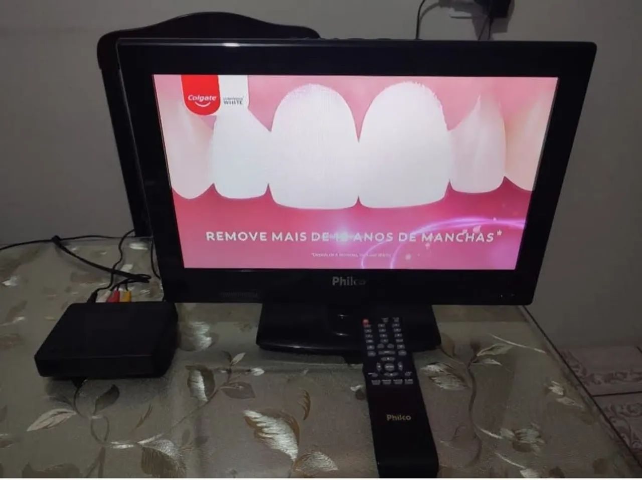 TV/Monitor Philco de 16 polegadas com controle remoto incluso