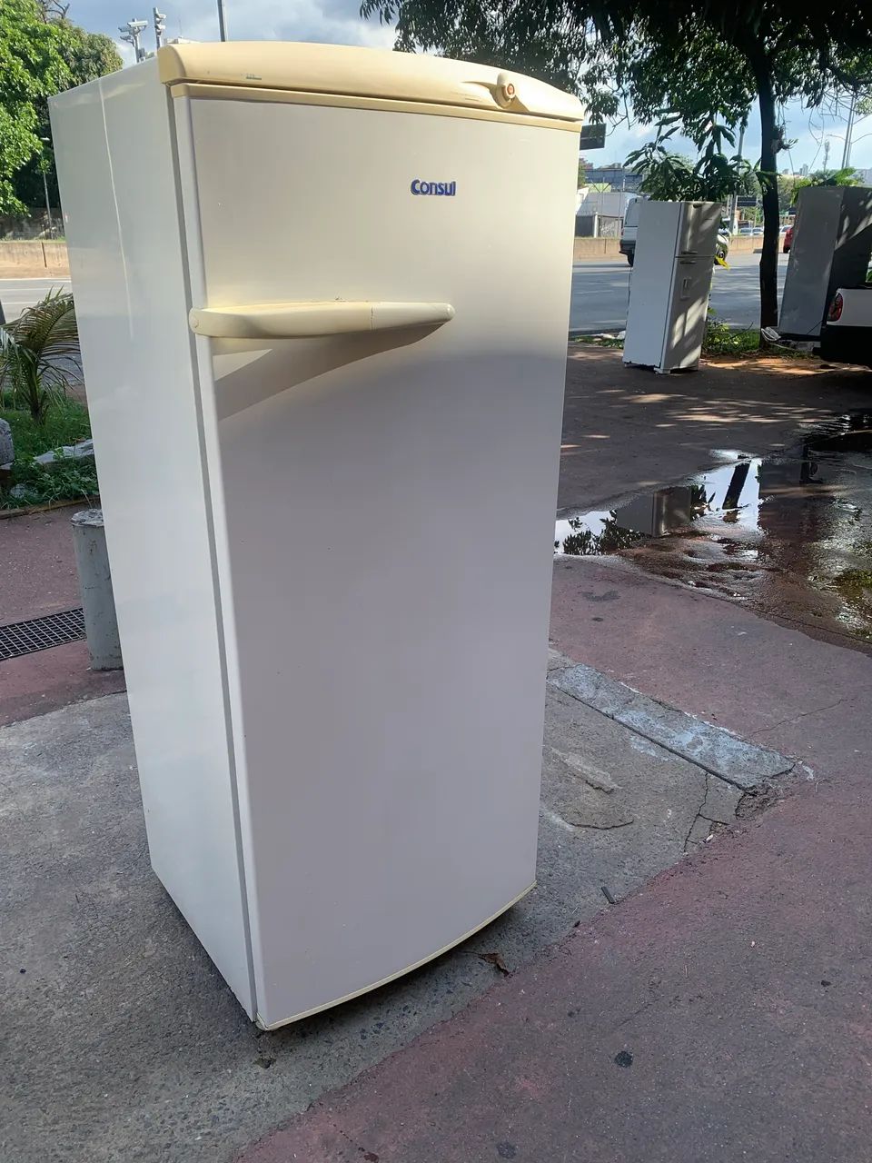 Geladeira cônsul ..
