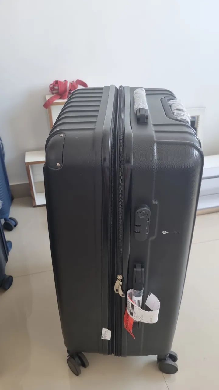 Vendo 4 malas ssemi novas, usadas uma vez. Dalva com Neide *.  - Foto 3