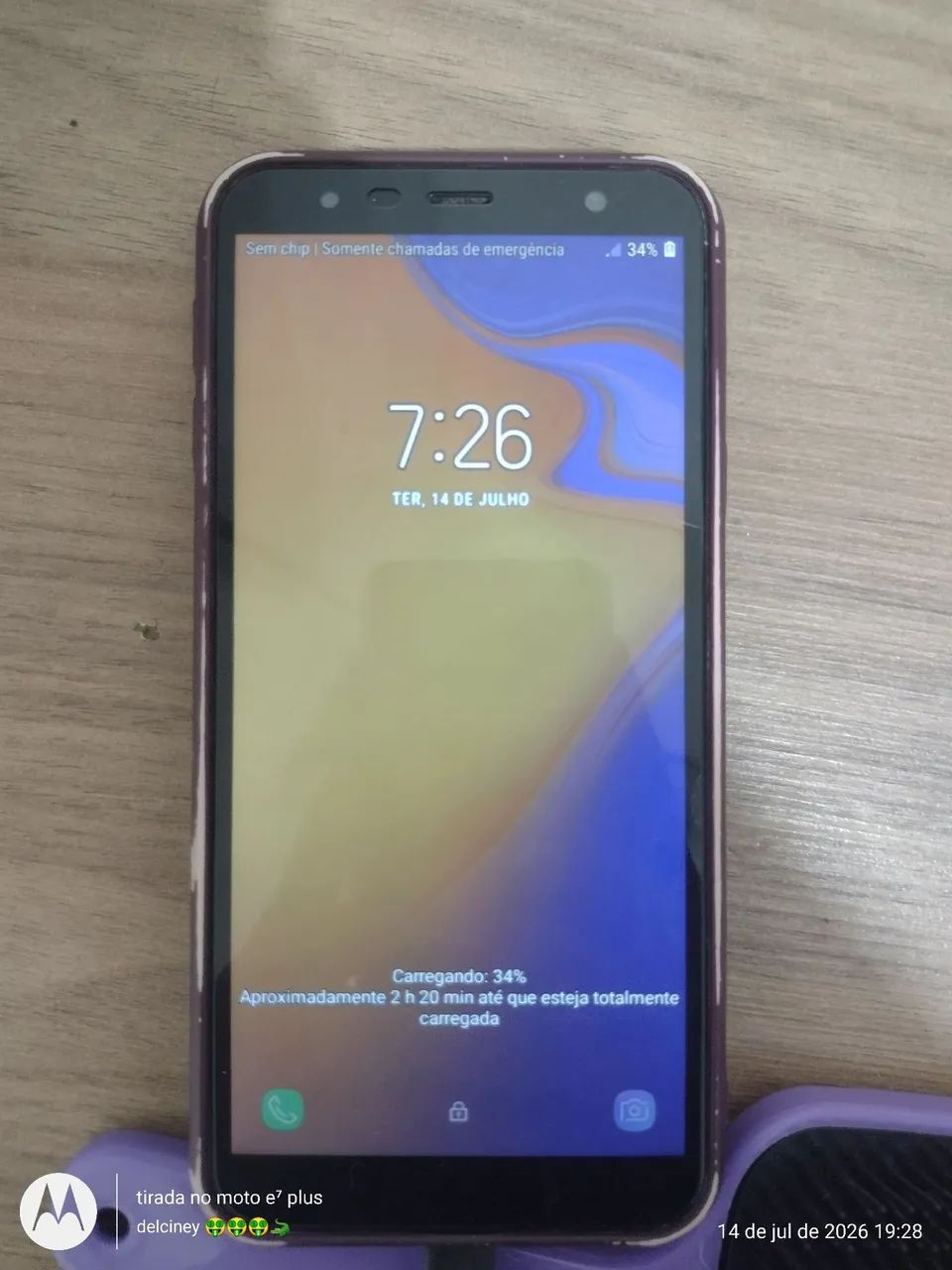 Vendo celular J4 Galaxy novo