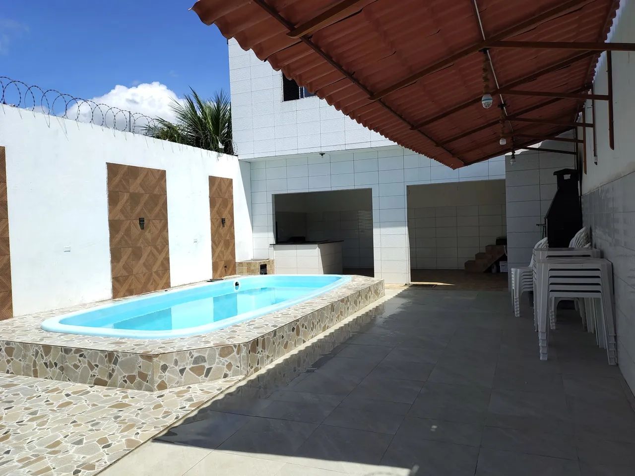 Espaço festa com piscina 