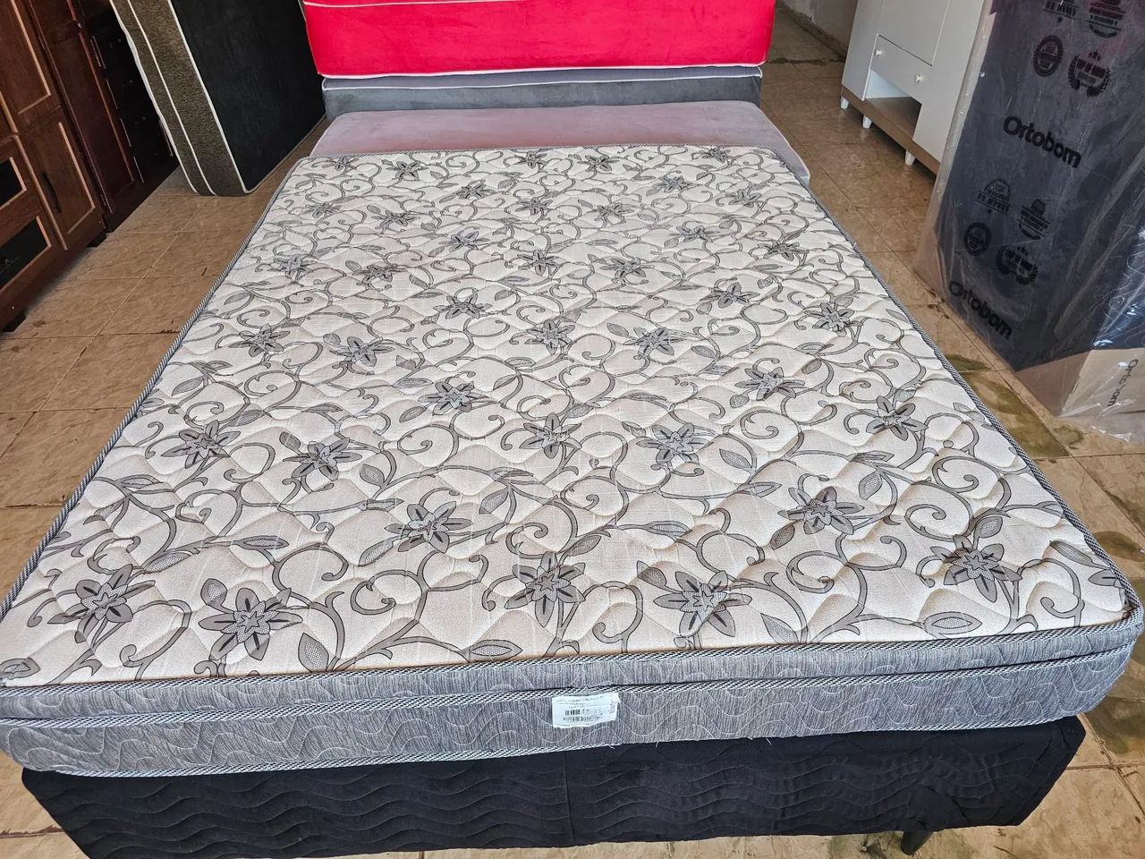 Cama box queen usada Molas bonnel  - Foto 4