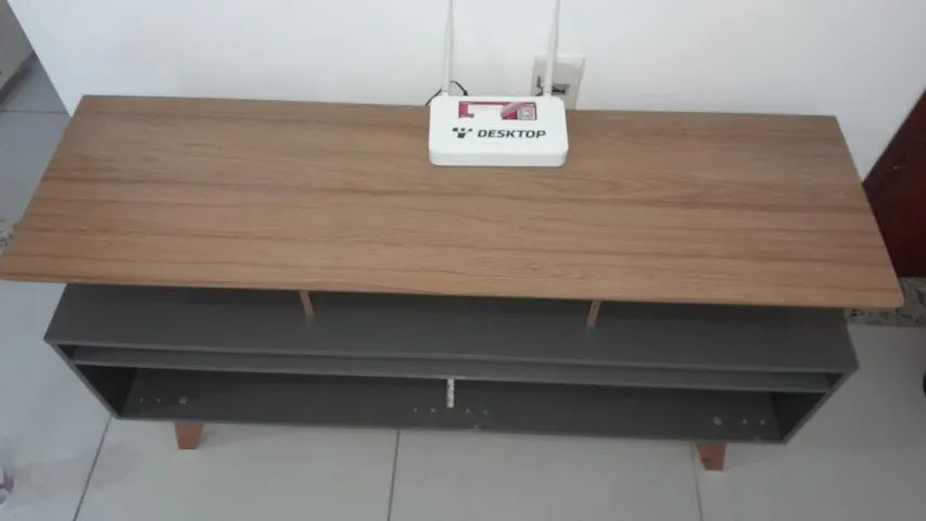 Rack para TV retrô em madeira e cinza - moderno e funcional - Foto 2