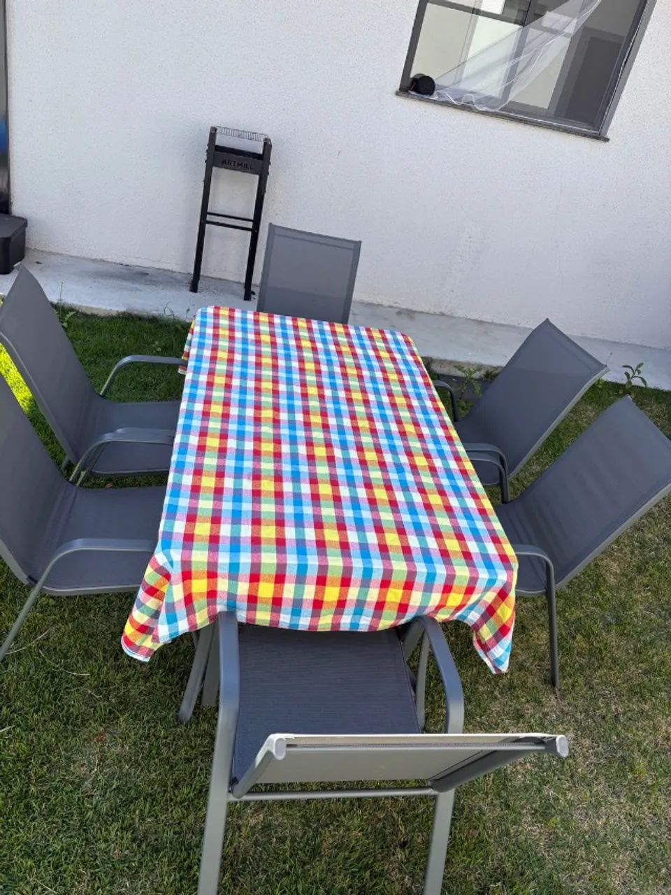 Conjunto mesa e cadeiras 