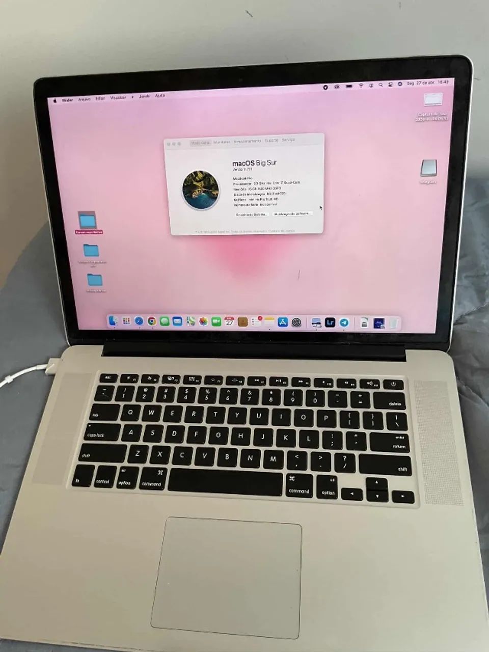 Apple MacBook Pro 15,6