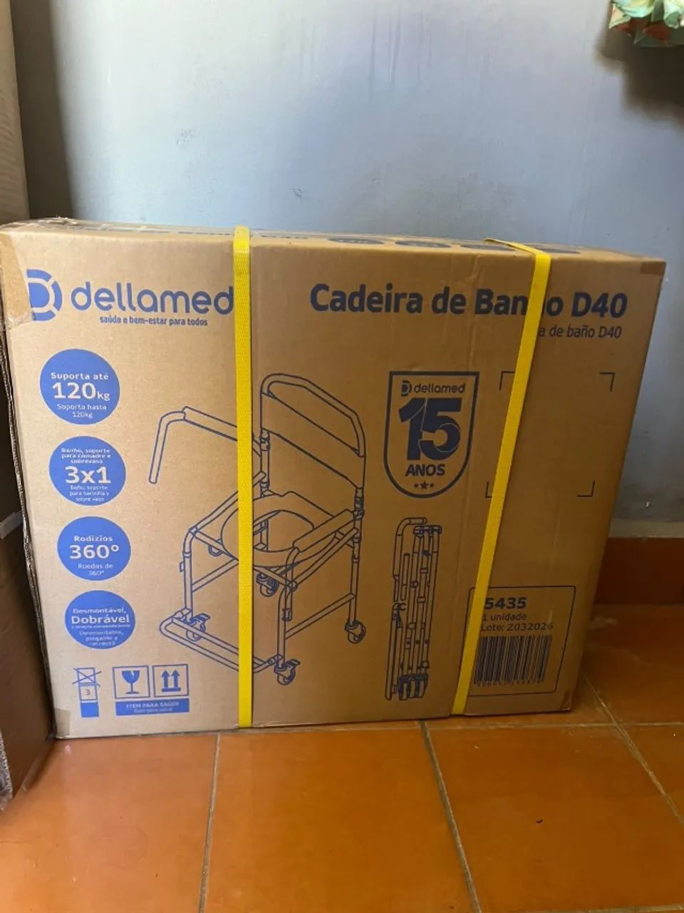 Cadeira de rodas e cadeira de banho - Foto 3