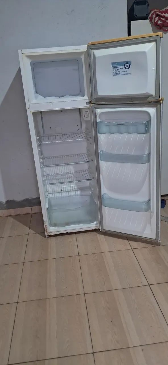 VENDO GELADEIRA - Foto 2