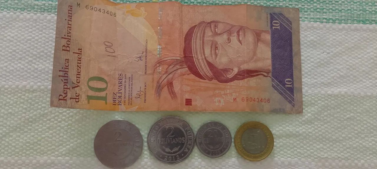 MOEDAS E CÉDULA 