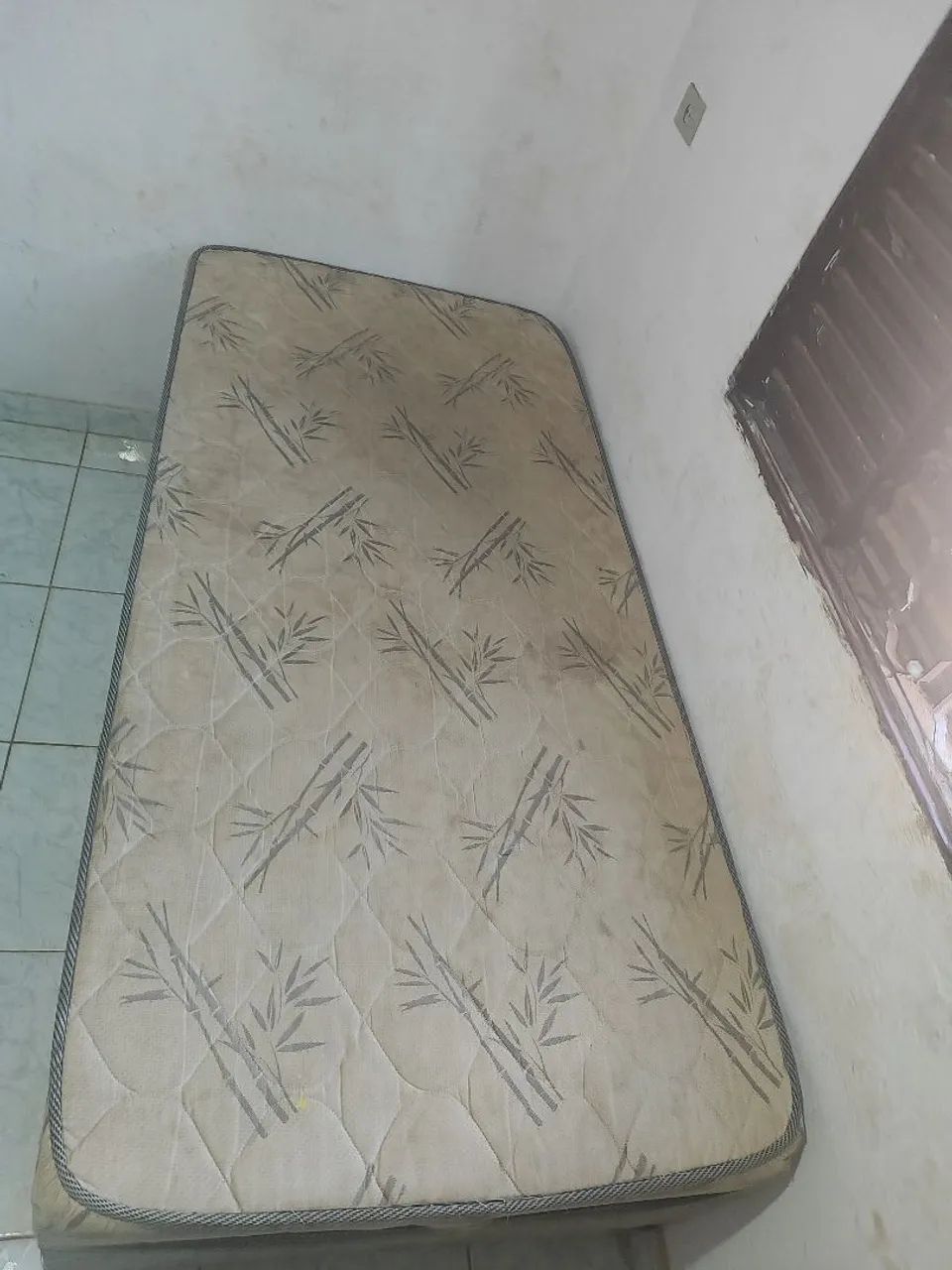 Cama usada, só mandar limpar  - Foto 4