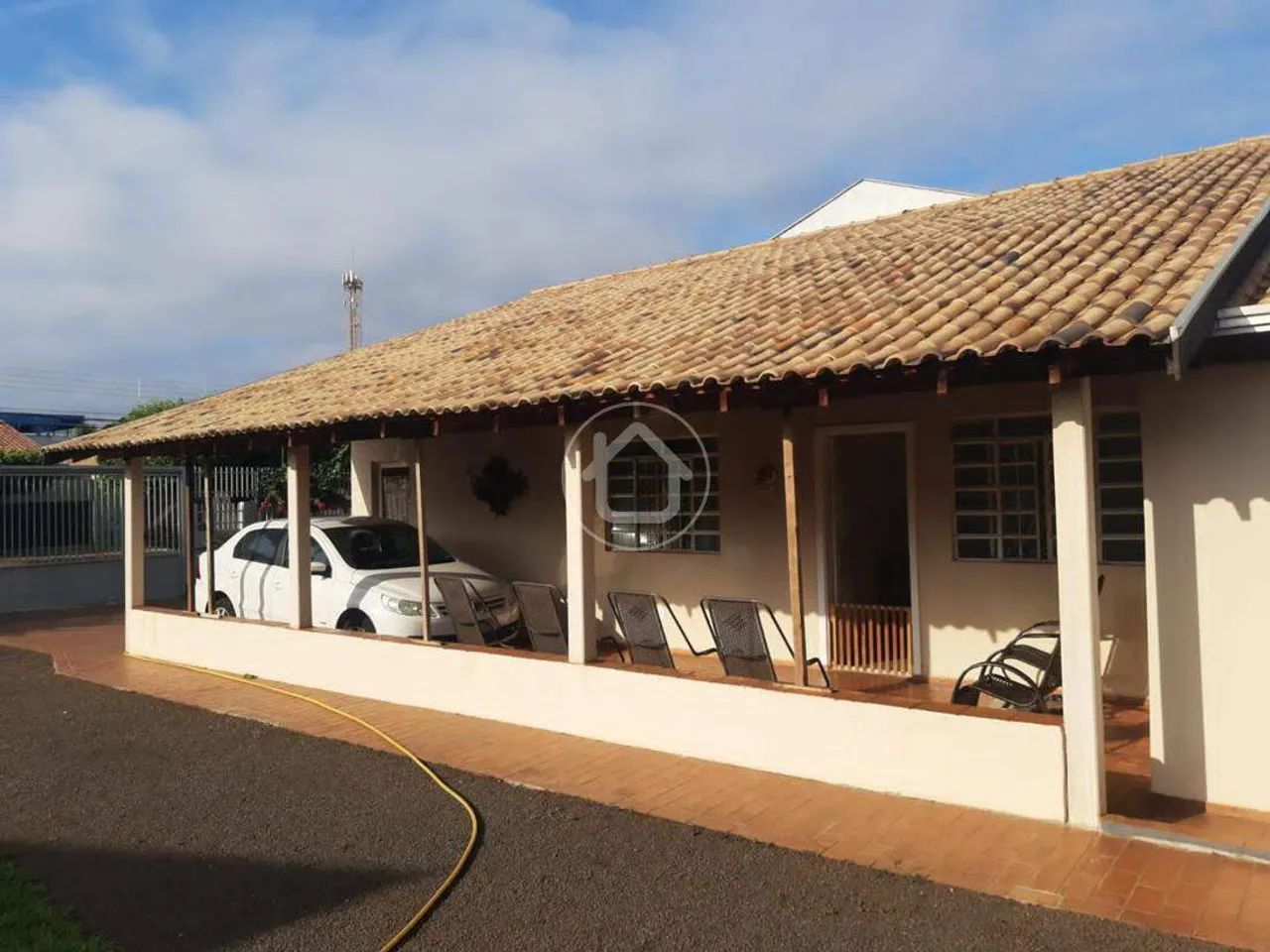 CASA COM AMPLO TERRENO E ESPAÇO PARA FESTAS - Foto 5