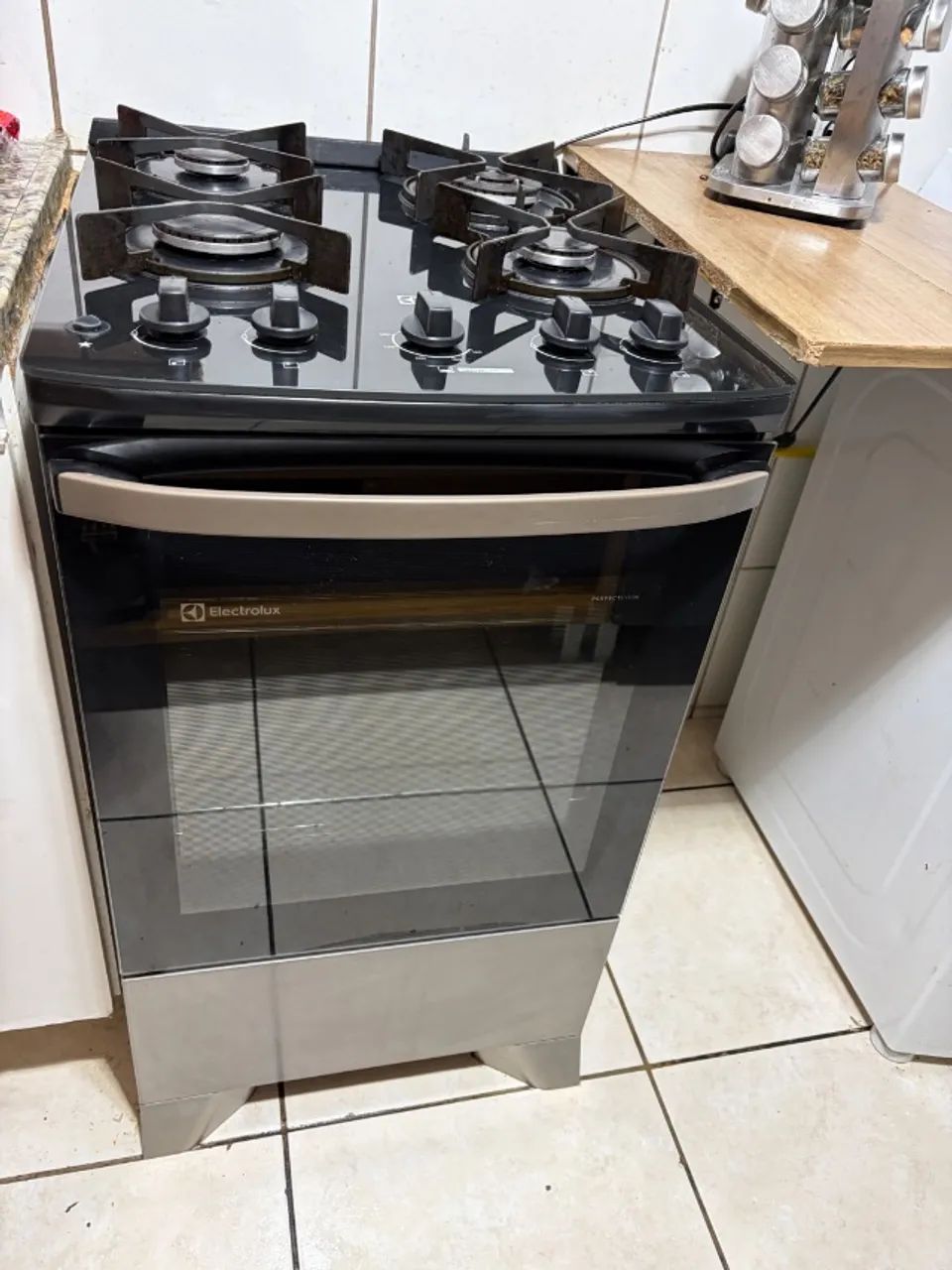 FOGÃO INOX ELETROLUX QUATRO BOCAS VIDRO TEMPERADO COM FUNÇÃO VAPORBAKE 