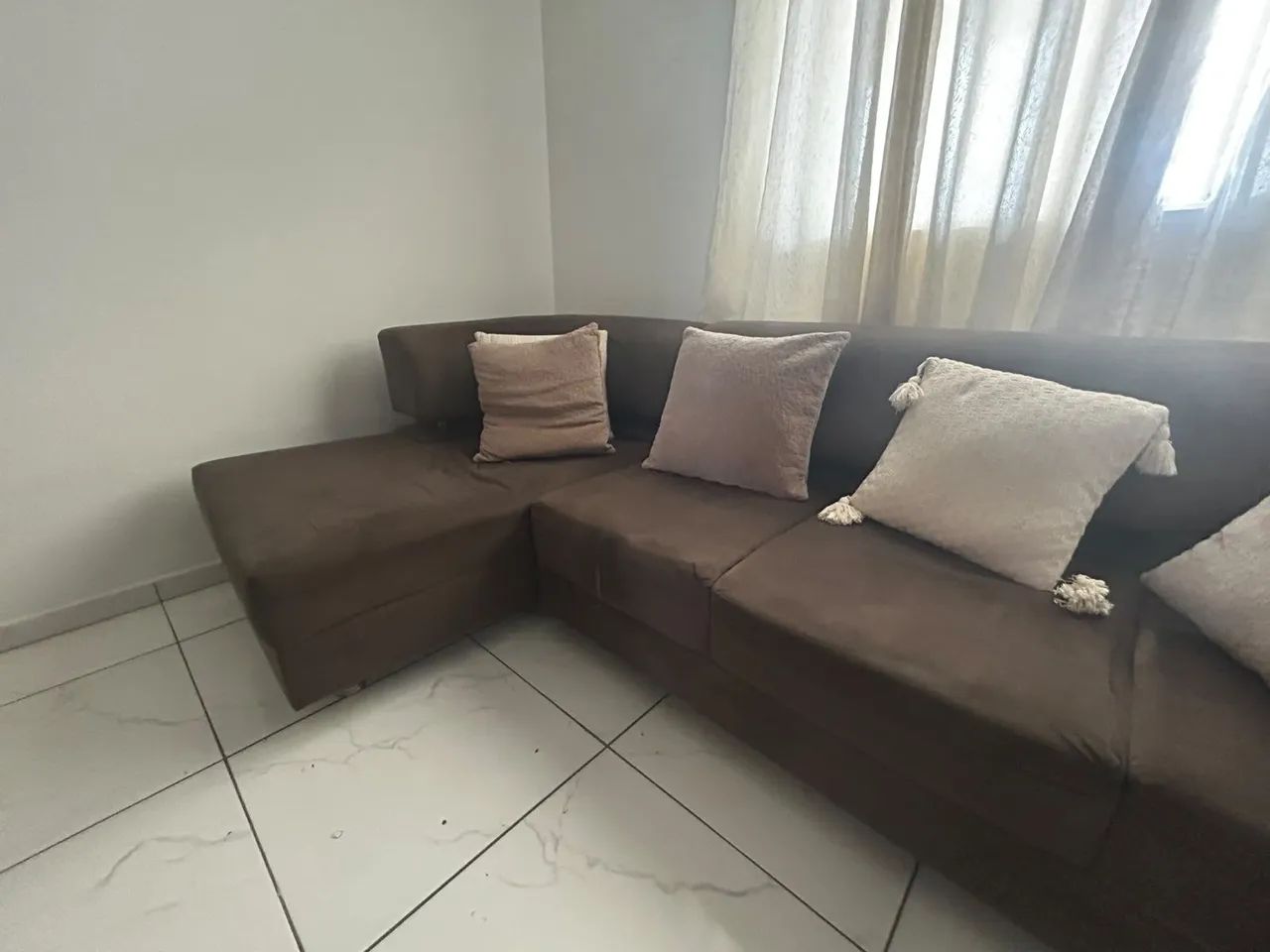 Vendo Sofá com Chaise - Foto 4