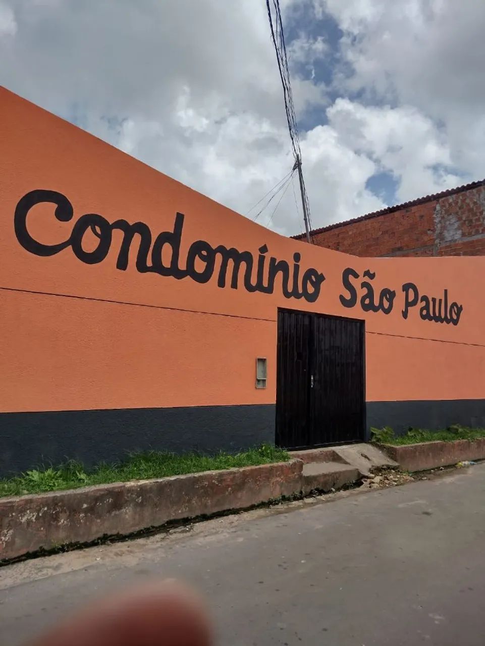 ALUGA-SE KITNET NA DIVINEIA PROXIMO A FEIRA DO MANGUEIRÃO 