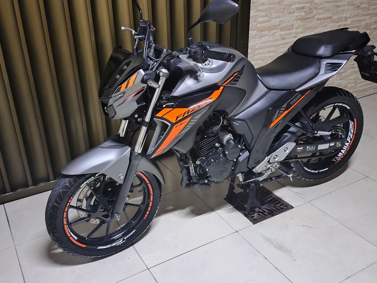 Vendo FZ25 ano 2025.