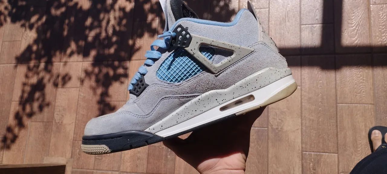 Jordan 4 University Blue 