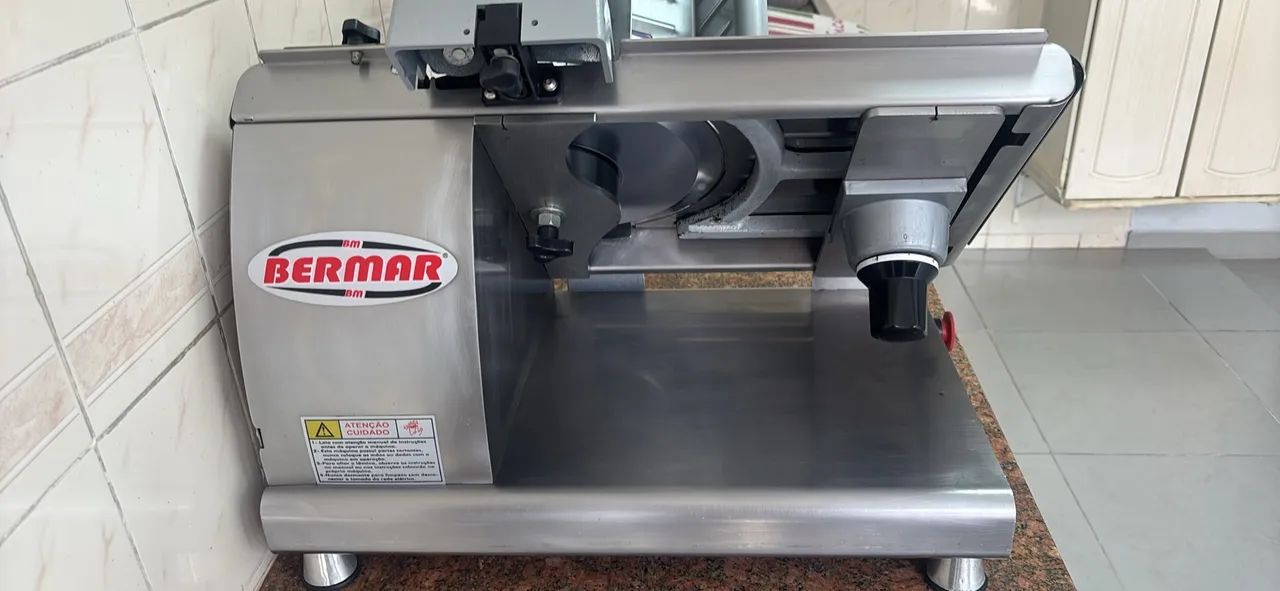 Cortador de frios Bermar lam 300 semi nova  - Foto 2
