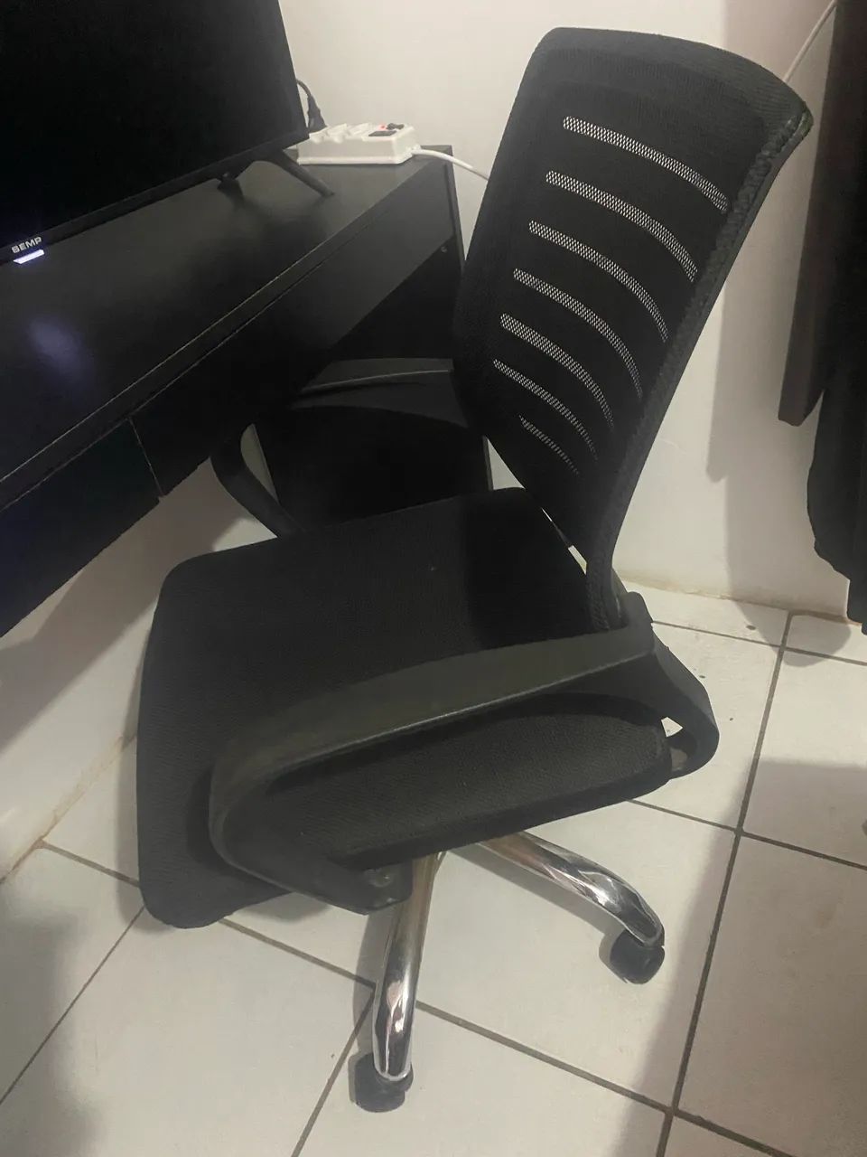 Desk and swivel chair