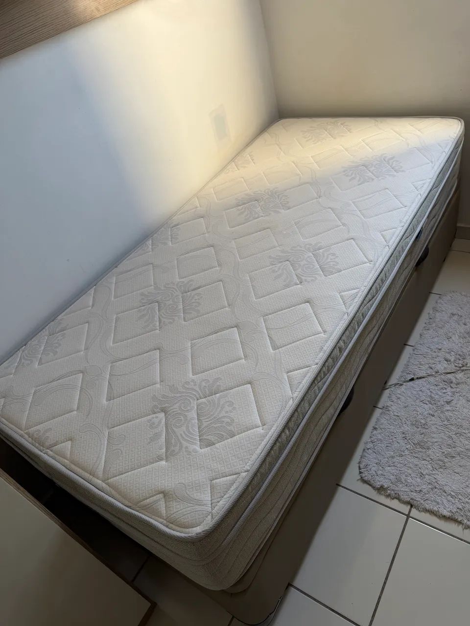 Vendo Colchão + Baú (Euro Colchões) - Foto 3