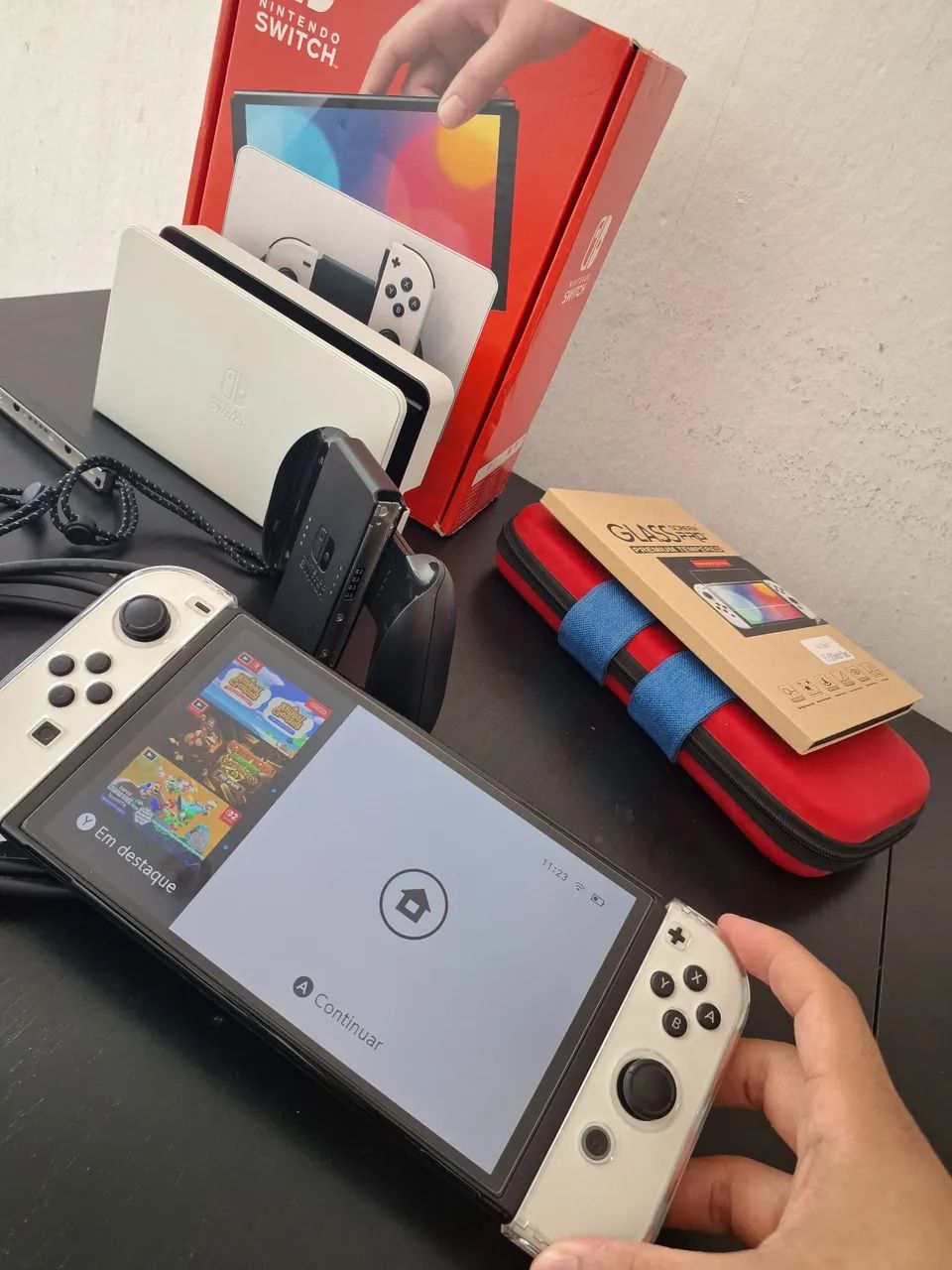 Nintendo Switch OLED + Case - Foto 2