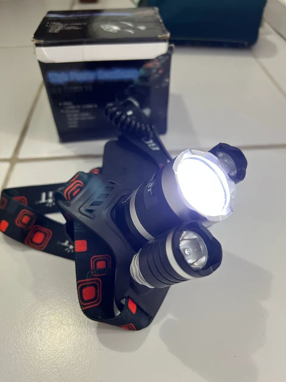 Lanterna de Cabeça Boruit RJ-3000 LED Super Brilhante (SEM BATERIAS) - Foto 3