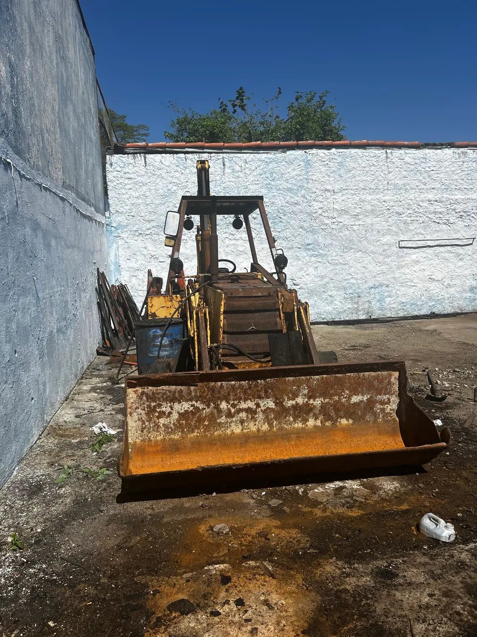 RETROESCAVADEIRA CASE 580H EMPLACADA DOCUMENTADA