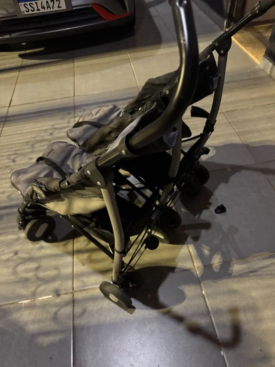 Carrinho de bebe gêmeos  - Foto 3