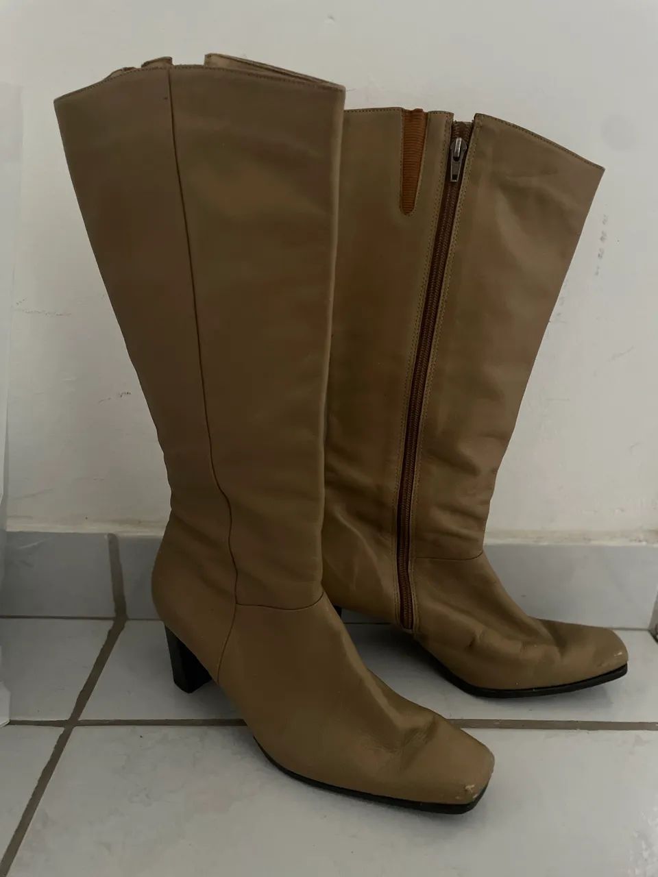 Bota feminina ( cano longo)