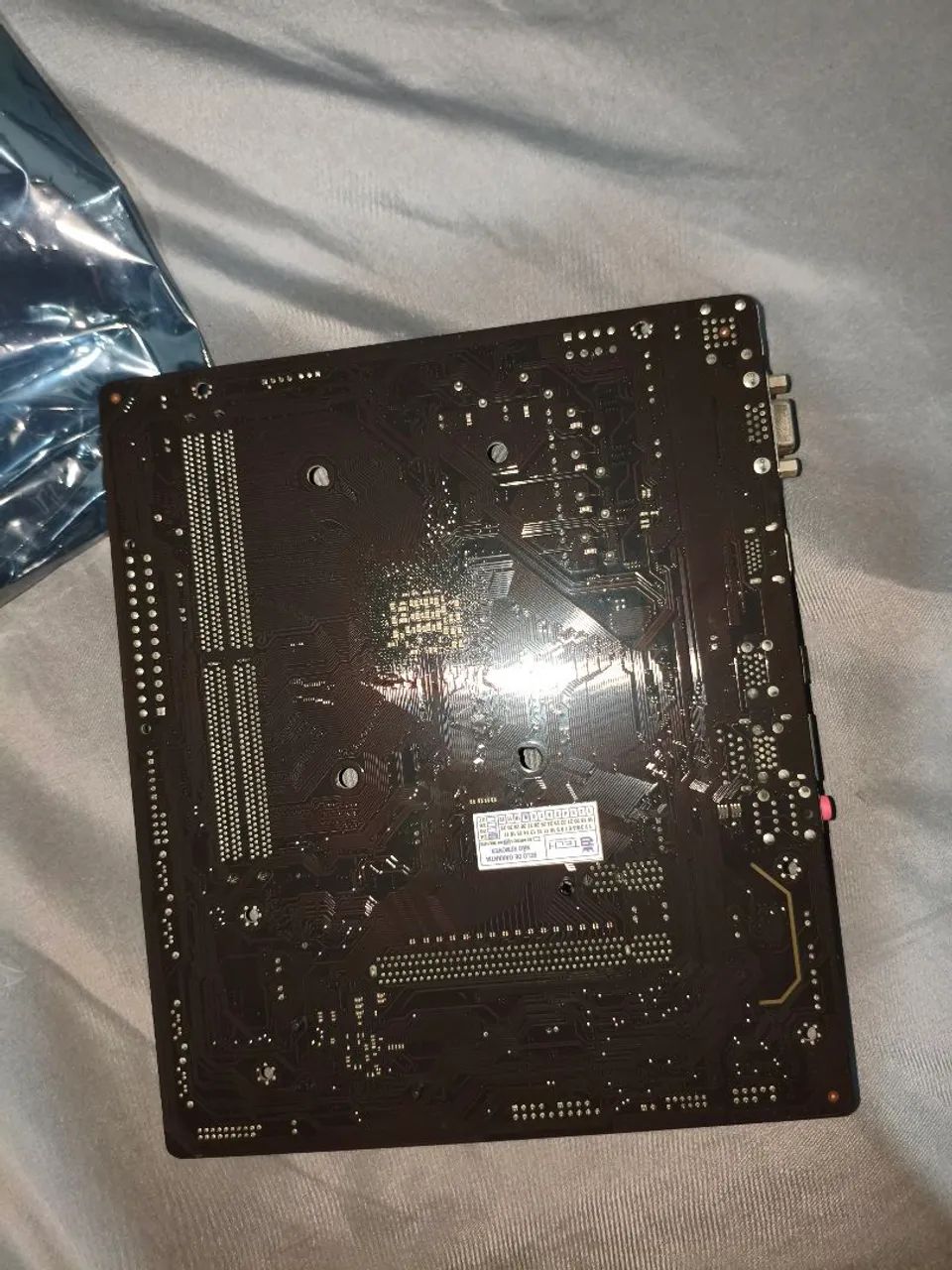 Placa-Mãe Gigabyte A520M K V2 (AM4) - Impecável e Higienizada! - Foto 3