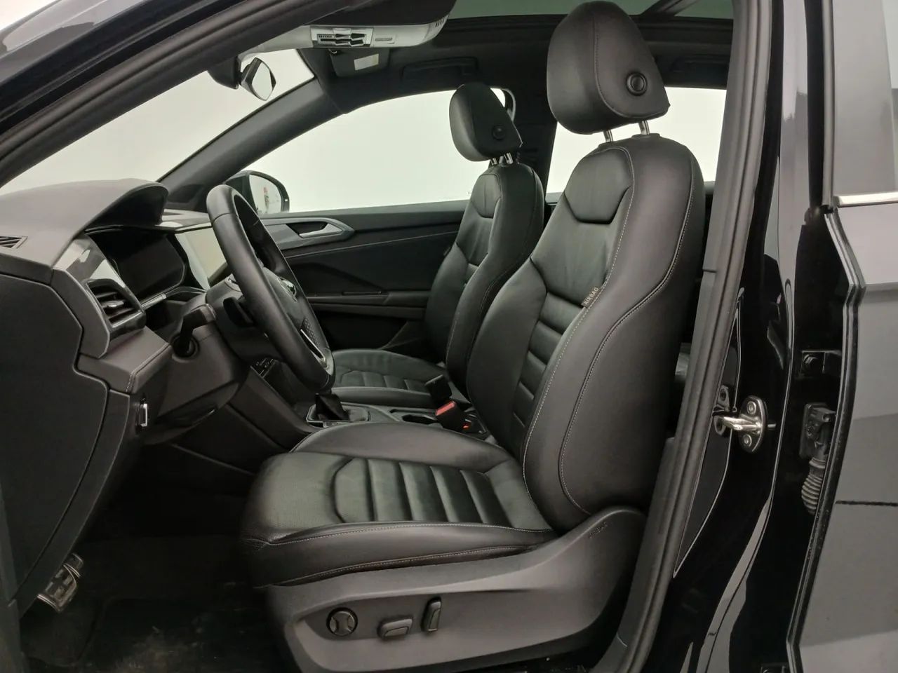 Volkswagen Taos Highline 1.4 250 TSI Flex Aut., foto 16 de 18