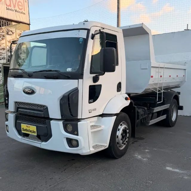 Ford Cargo 1519 2013 Branco Caçamba