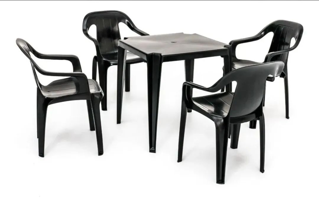 Jogo de mesa quadrado na cor preto com 4 cadeiras