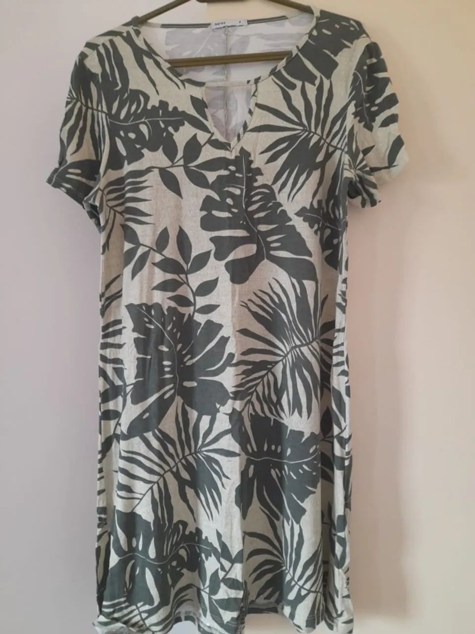 Vestido curto com manga