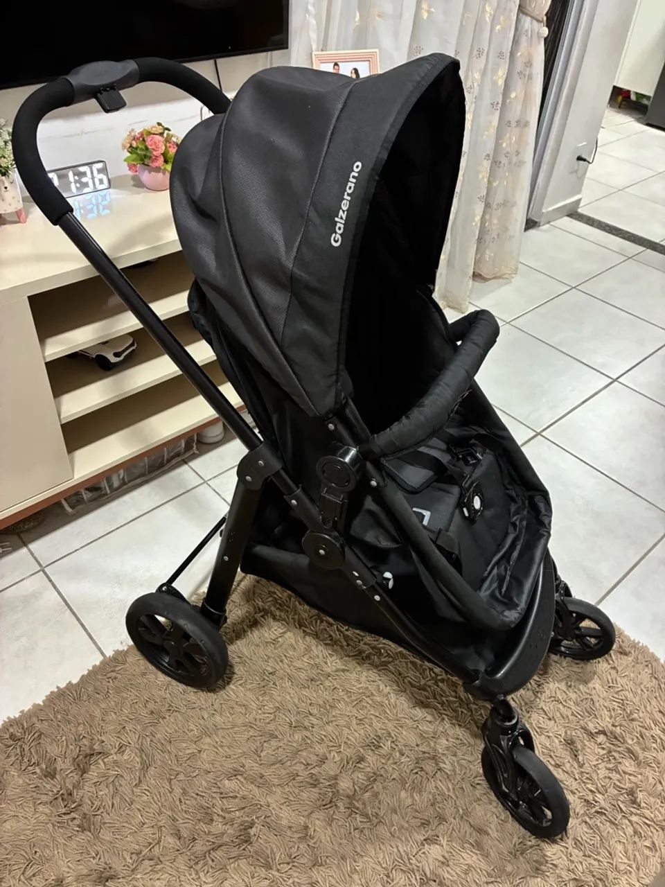Carrinho de bebê com bebe conforto e base. Galzerano - Foto 2