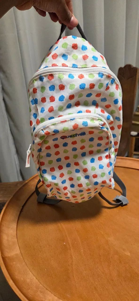 mochila quechua 10 litros colorida