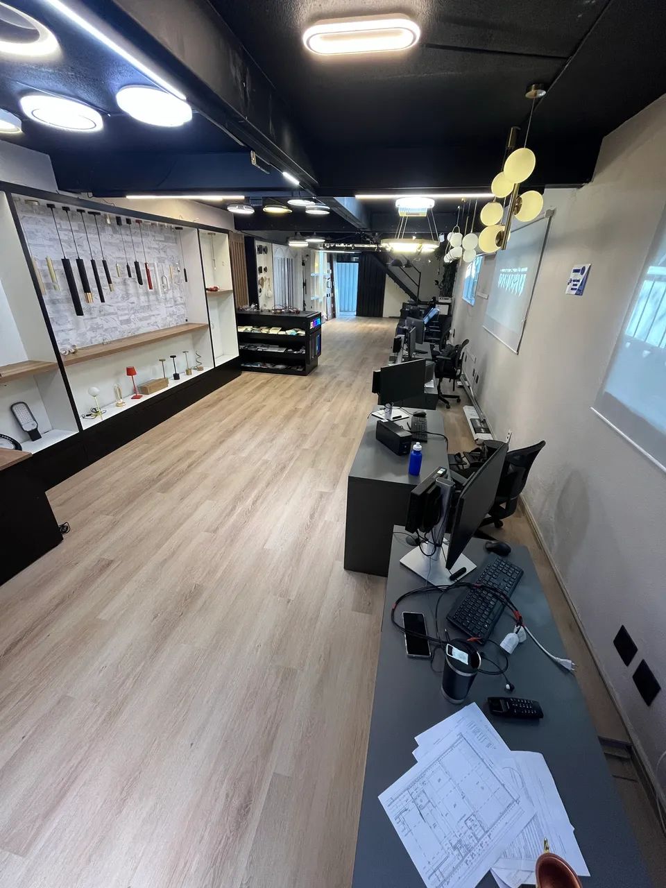 Instalação de piso vinílico laminado e rodapé  - Foto 5