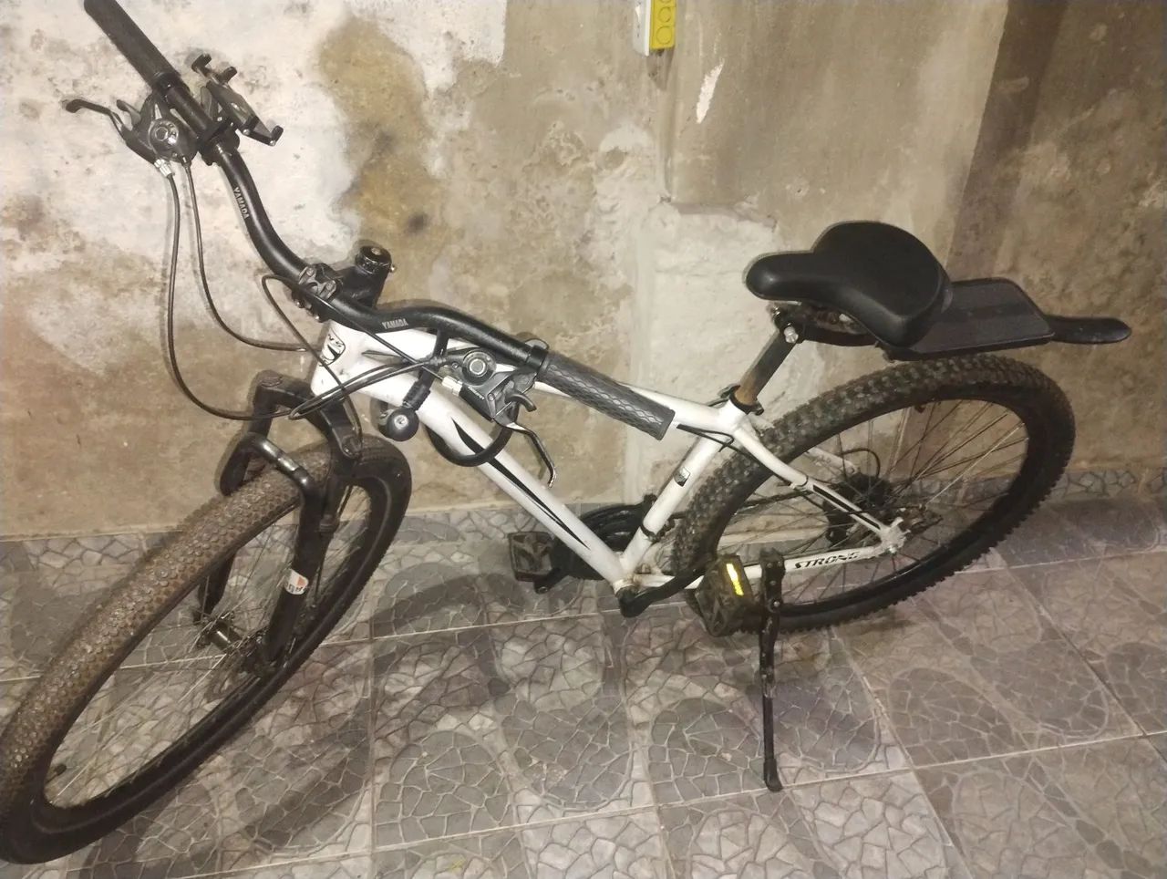 Vendo bicicleta semi nova aro 29 - Foto 2