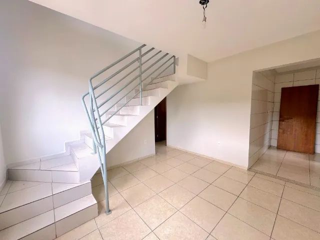 COBERTURA COM 03 QUARTOS E 02 VAGAS NO SANTA ROSA - ESPAÇO, CONFORTO E PRATICIDADE EM