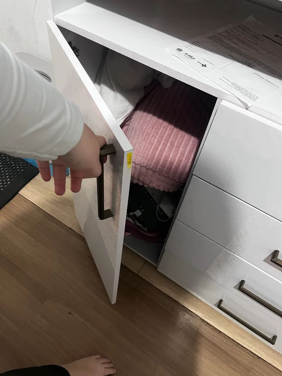 Vendo cômoda com gavetas - Foto 4