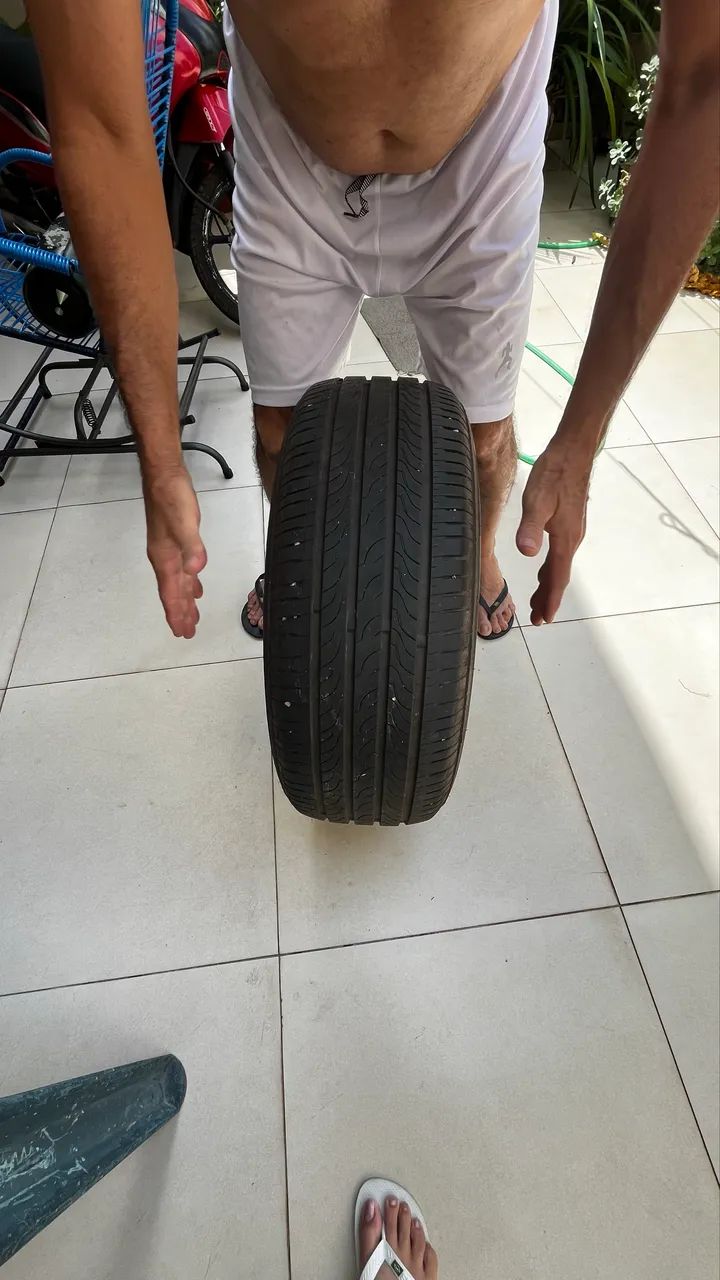 Pneu ARO 18