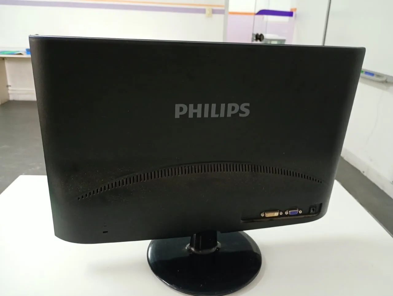10 Monitores Phillips 18,5P