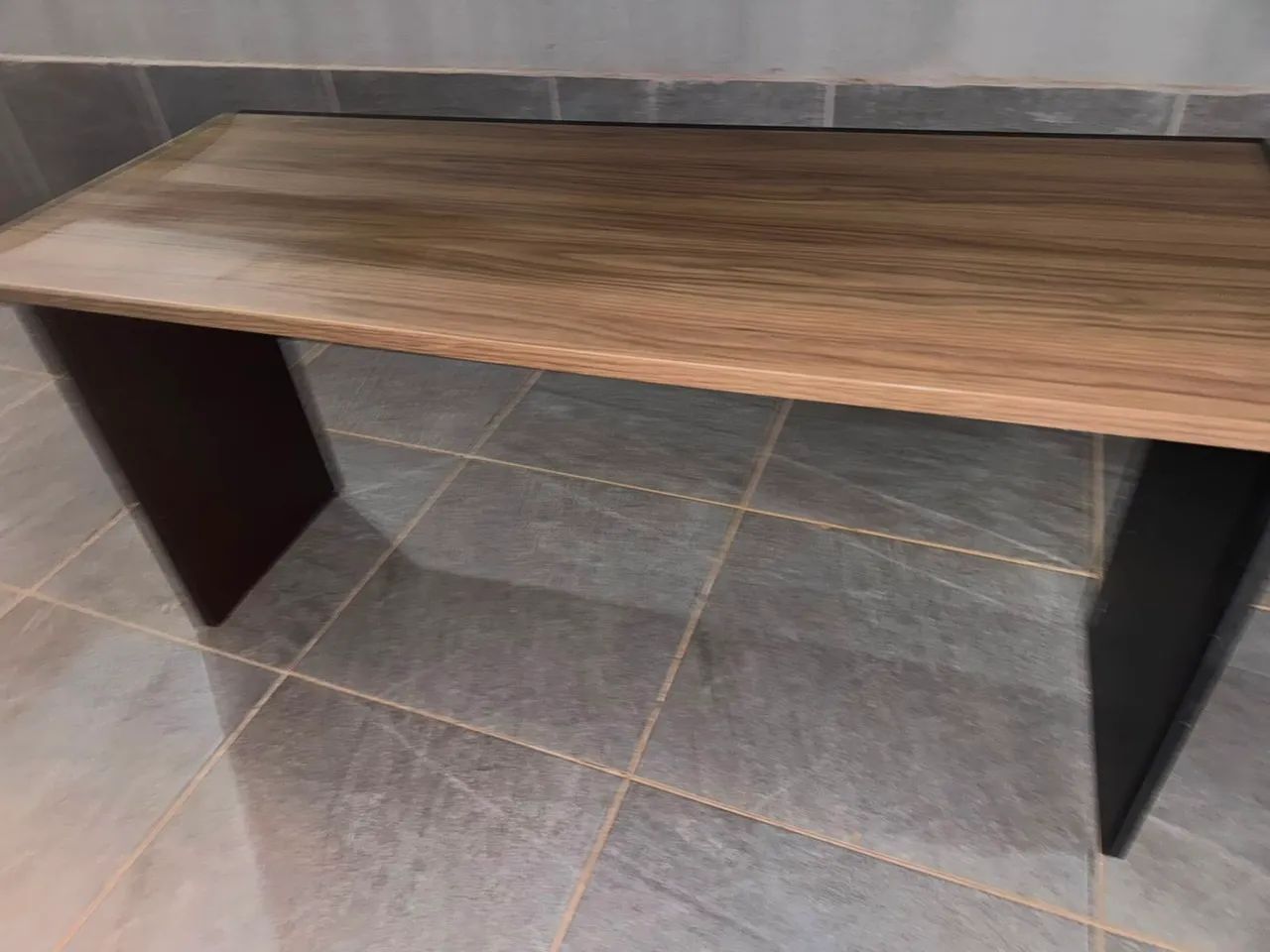 Mesa de escritório em L
