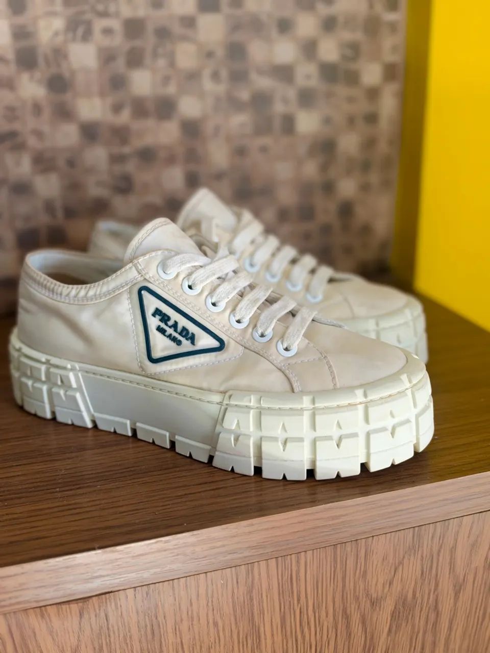 Tênis ORIGINAL Prada Branco Double Wheel Triangle - Foto 2